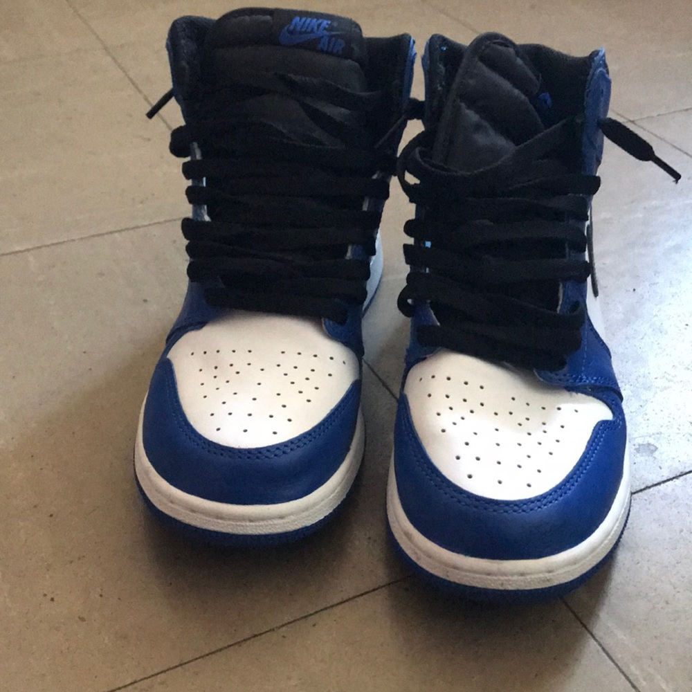 LIKE BRAND NEW JORDAN 1s